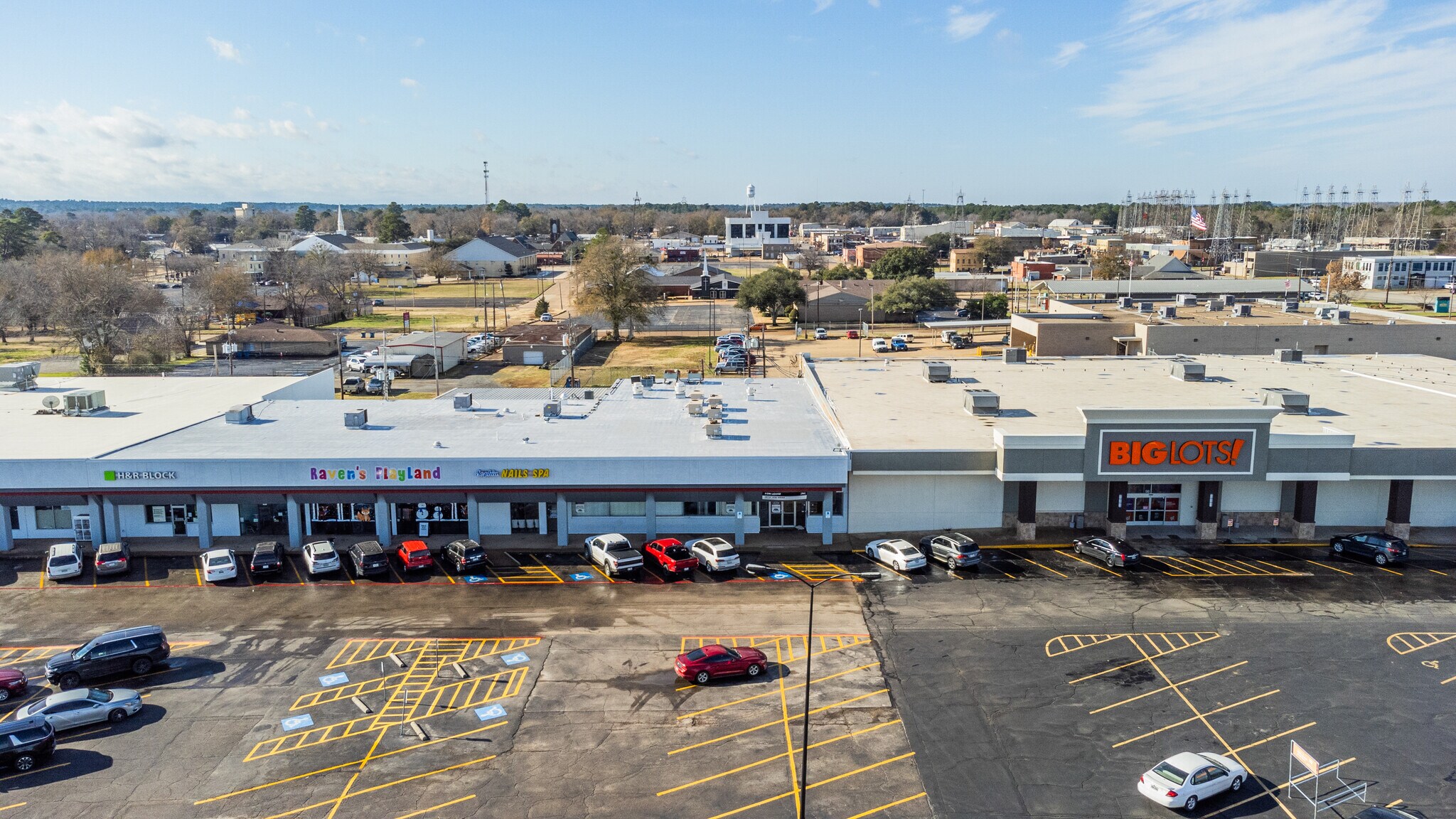 98-110 Midtown Dr, Kilgore, TX for lease Building Photo- Image 1 of 8