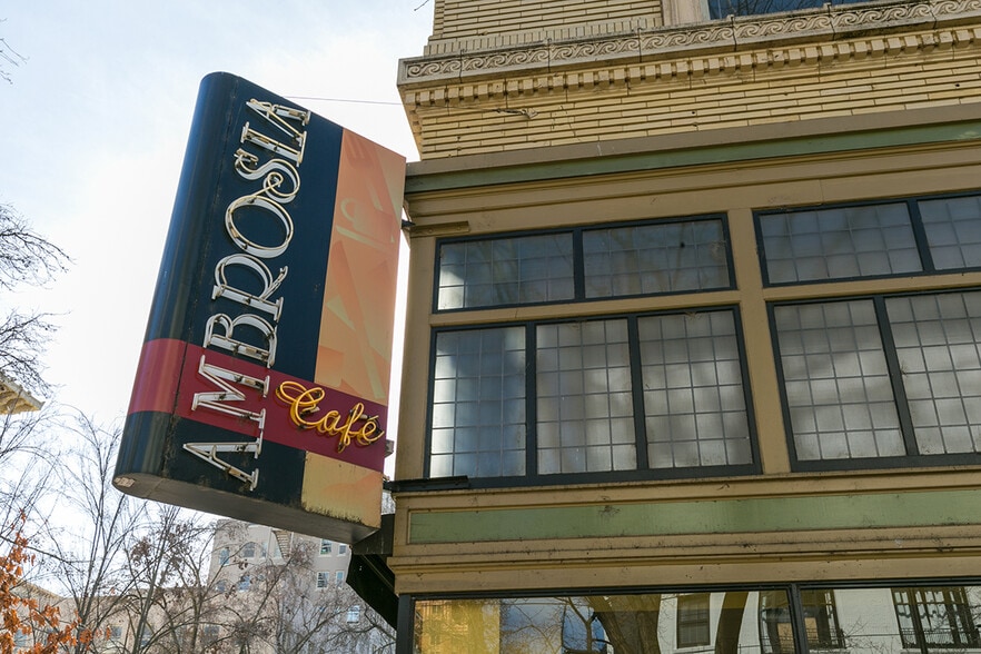 1100-1106 11th St, Sacramento, CA for lease - Building Photo - Image 3 of 37