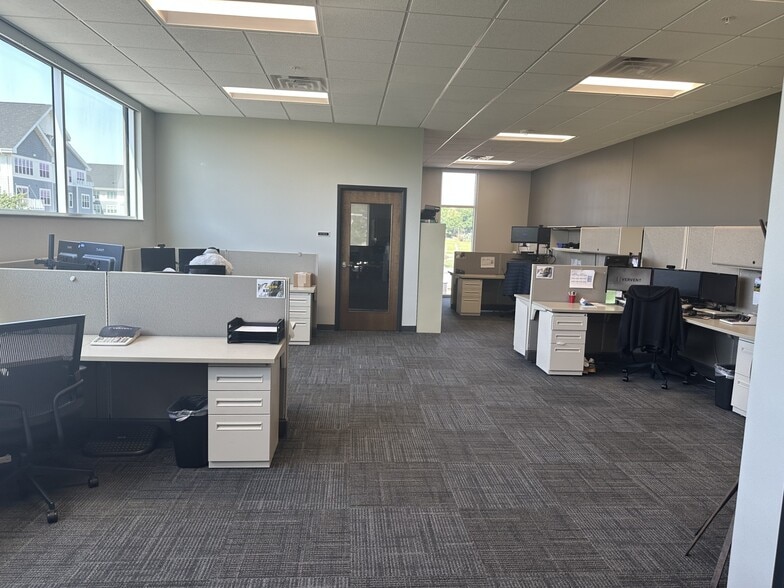 2700 S Lorraine Pl, Sioux Falls, SD for lease - Building Photo - Image 3 of 21