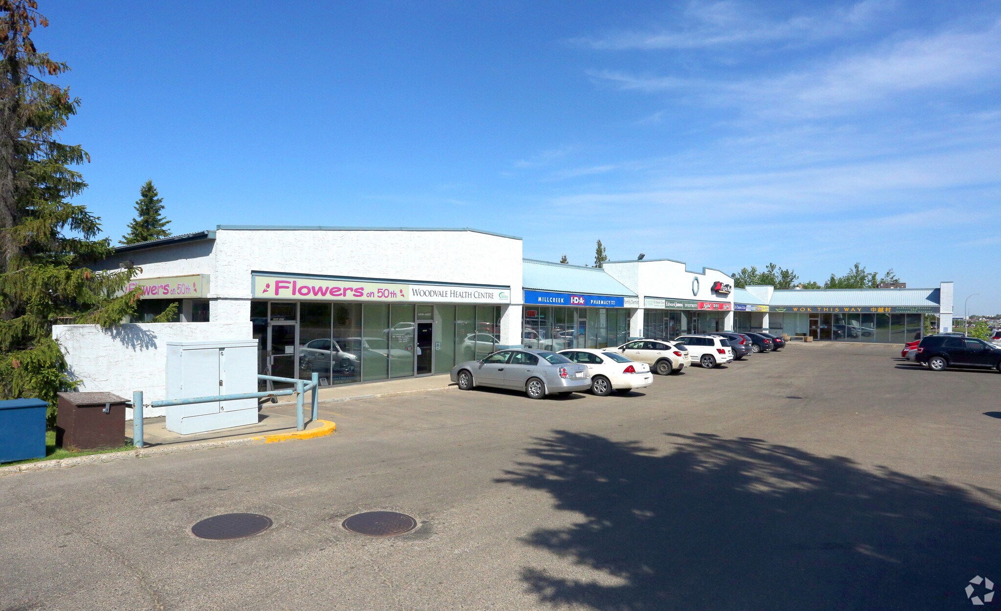 4018 50 St NW, Edmonton, AB à vendre Photo principale- Image 1 de 1