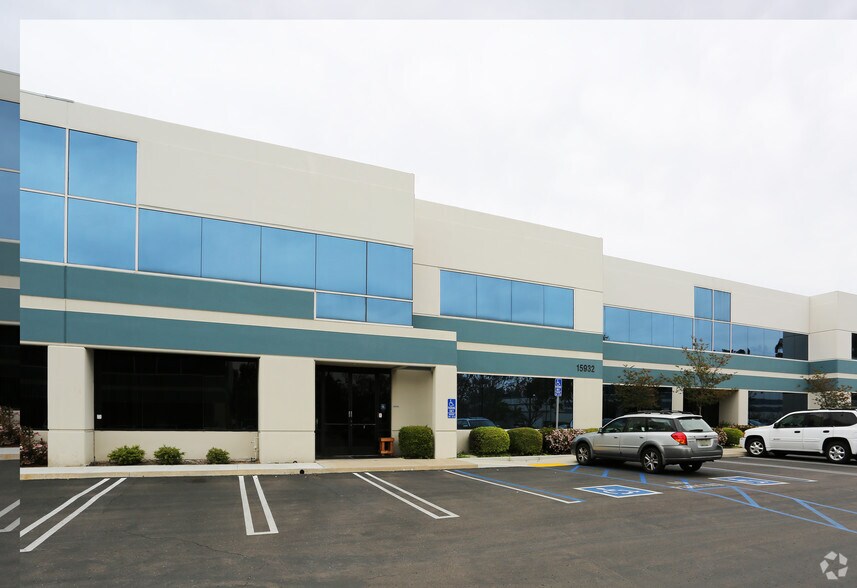 15932 Bernardo Center Dr, San Diego, CA for lease - Primary Photo - Image 1 of 8