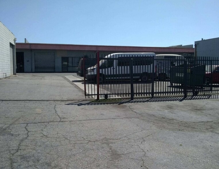 1120-1140 Price St Sale portfolio of 2 properties for sale on LoopNet.ca - Building Photo - Image 2 of 2