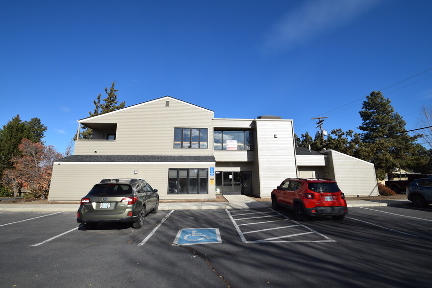 390 NE Emerson Ave, Bend, OR for lease - Building Photo - Image 1 of 23