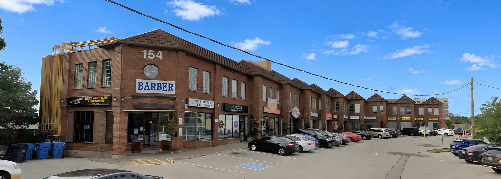 154 Queen St S, Mississauga, ON à louer Photo du bâtiment- Image 1 de 3