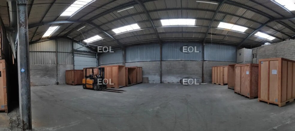 Industrial in Saint-Malo for lease - Building Photo - Image 2 of 4