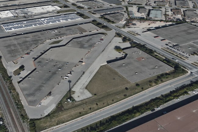 More details for 475 Fenmar Dr, Toronto, ON - Land for Lease