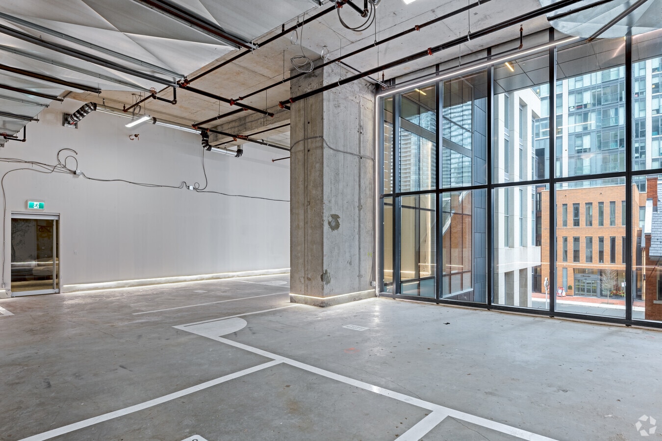 599 Yonge St, Toronto, ON M4Y 1Z4 - Unit 209 - - Interior Photo - Image 2 of 5