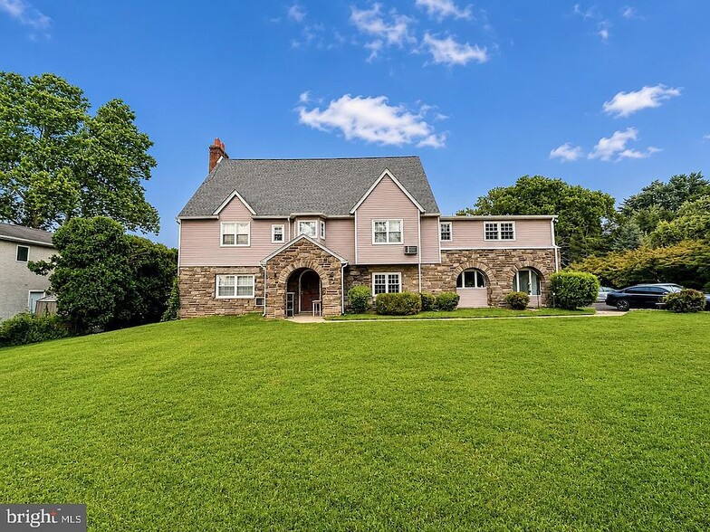 2250 Boyd Rd, Huntingdon Valley, PA for sale - Primary Photo - Image 1 of 1