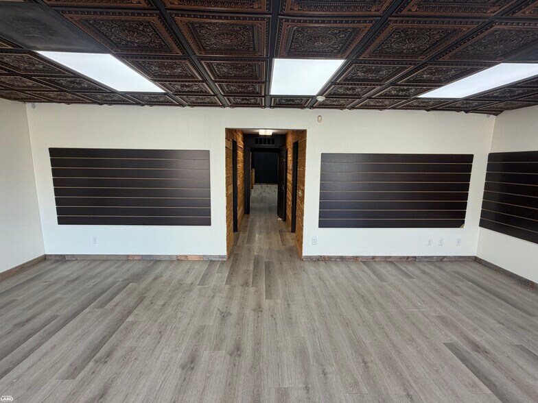208 N Main St, Kingfisher, OK à vendre - Photo du bâtiment - Image 3 de 19
