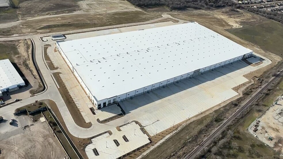 9401 Hemphill St, Fort Worth, TX à louer - Vidéo sur l’inscription commerciale - Image 2 de 11