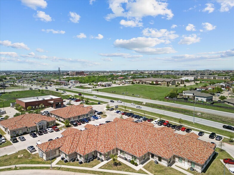 3848 North Tarrant Pky, Fort Worth, TX à vendre - Photo du bâtiment - Image 3 de 20