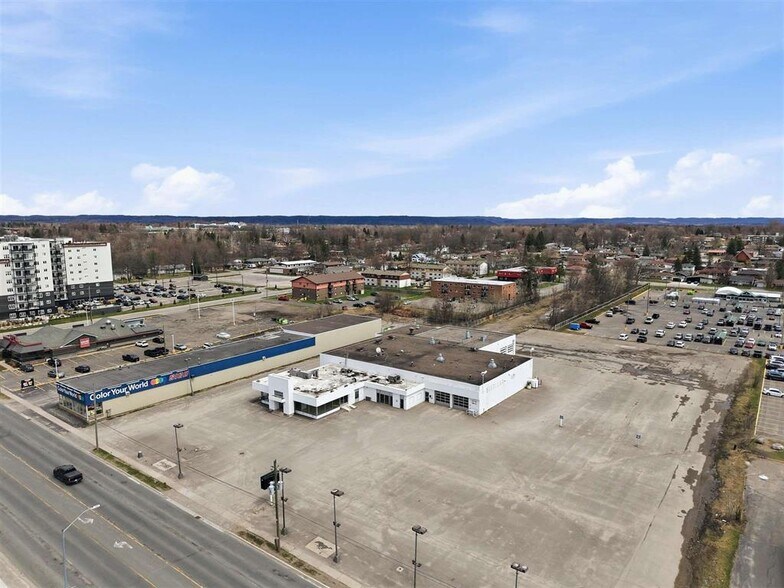 68 Great Northern Rd, Sault Ste. Marie, ON à vendre - Photo du bâtiment - Image 1 de 13