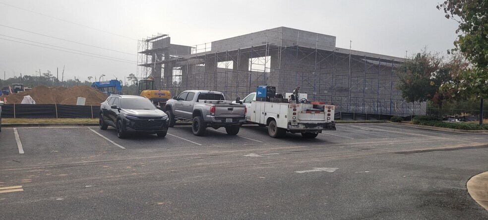 11697 Panama City Beach Pky, Panama City Beach, FL à louer - Photo du bâtiment - Image 2 de 6