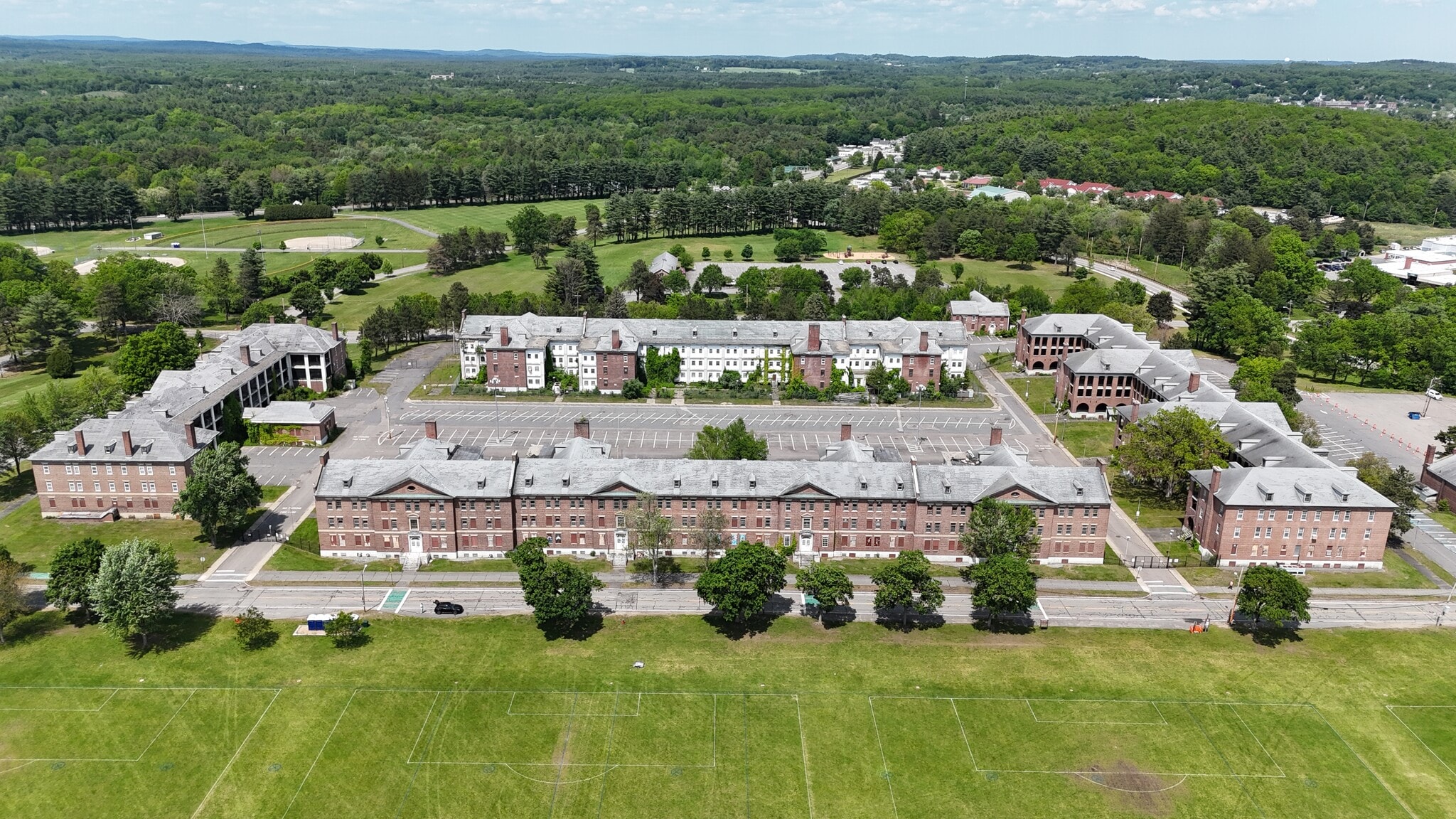 43 Buena Vista St, Devens, MA à vendre Photo du bâtiment- Image 1 de 3