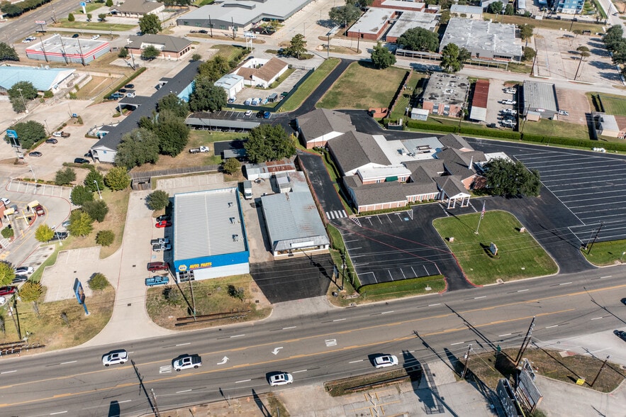 1404 W Main St, Tomball, TX for sale - Building Photo - Image 2 of 18