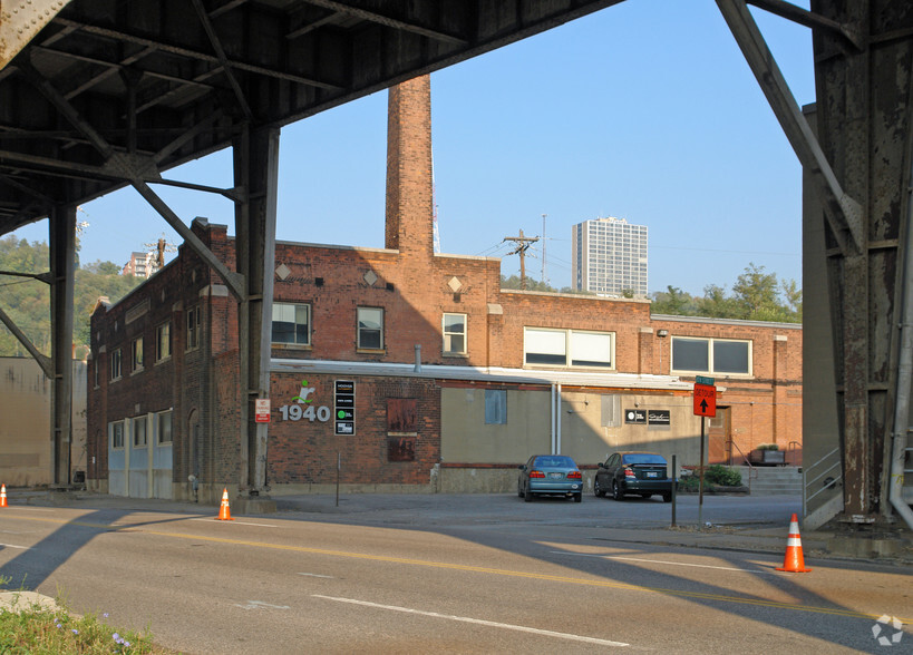 626 Burns St, Cincinnati, OH for lease - Primary Photo - Image 3 of 27