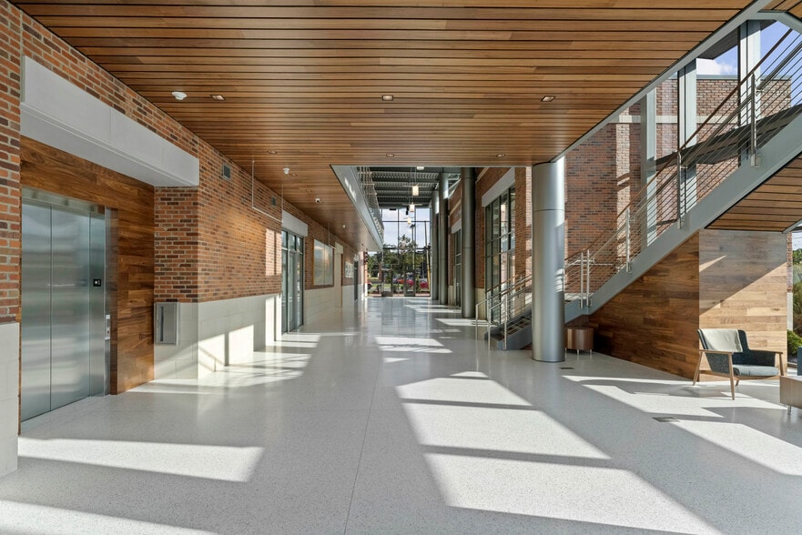 250 S New Hope Rd, Gastonia, NC for lease - Lobby - Image 2 of 6