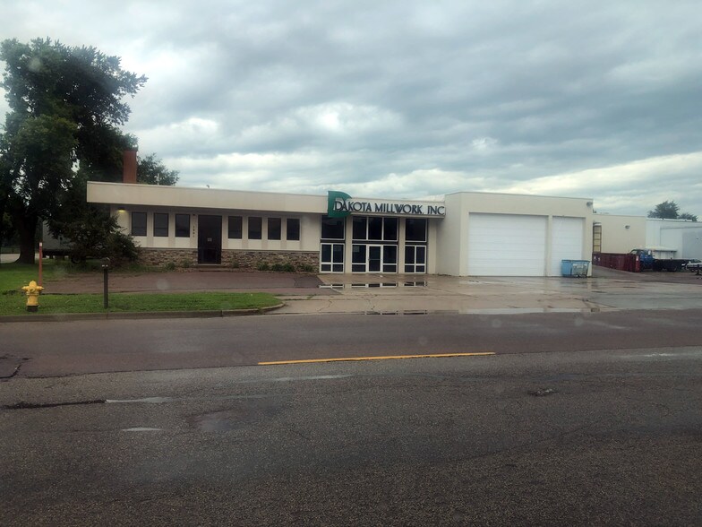 1501 N Industrial Ave, Sioux Falls, SD à vendre - Photo du bâtiment - Image 1 de 2