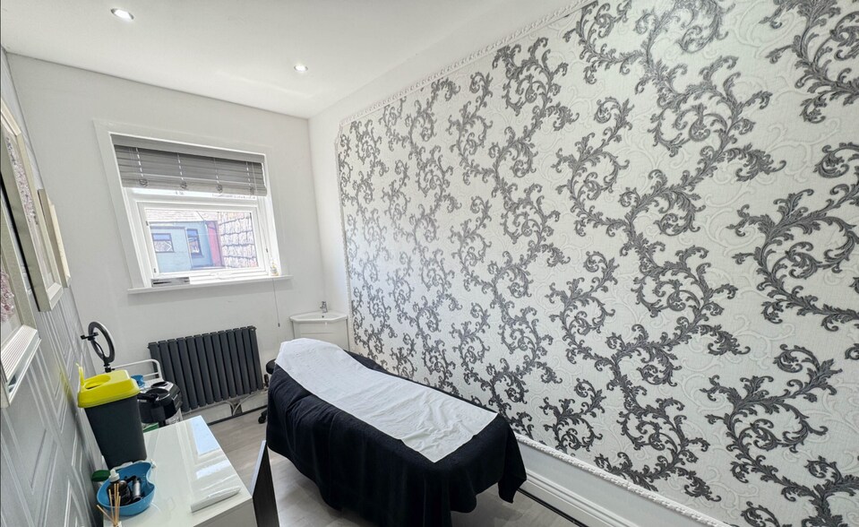 411 Chorley Old Rd, Bolton à vendre - Photo intérieure - Image 3 de 10