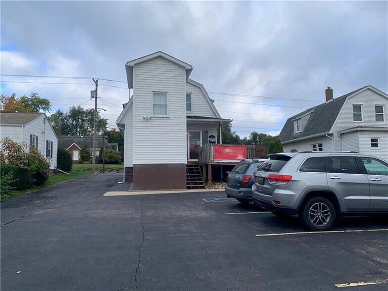 2664 Leechburg Rd, New Kensington, PA for lease - Building Photo - Image 2 of 17