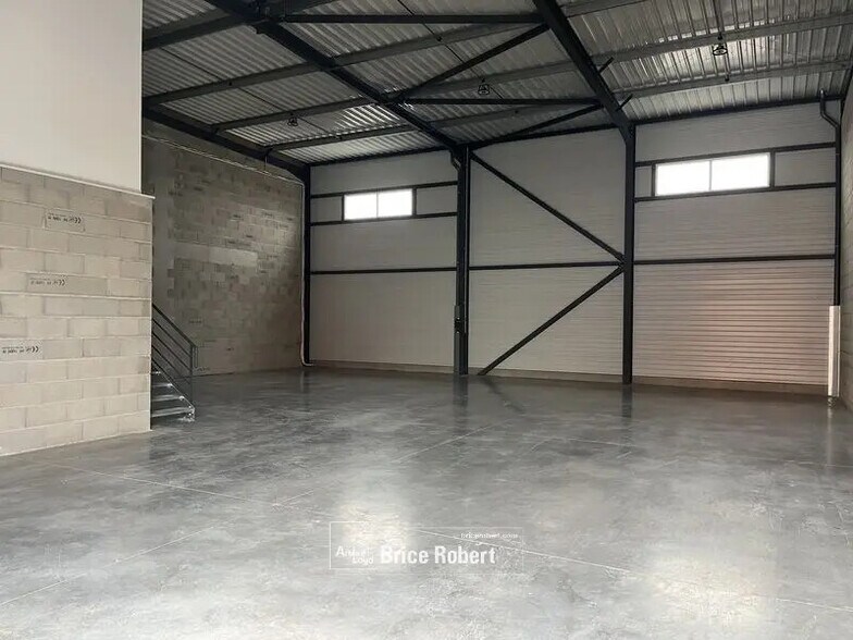 Office in Chassieu for lease - Interior Photo - Image 3 of 5