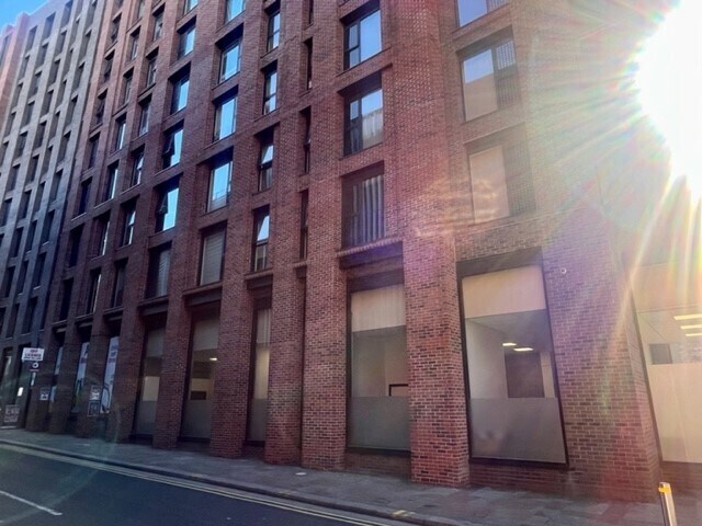 9 David Lewis St, Liverpool à louer - Photo du bâtiment - Image 3 de 3