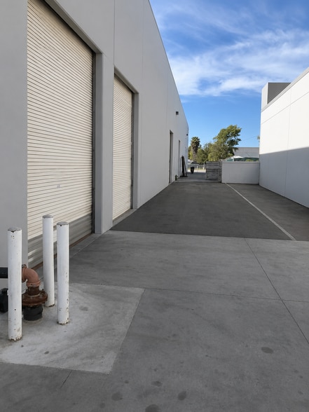 8594 Siempre Viva Rd, San Diego, CA for lease - Building Photo - Image 2 of 18