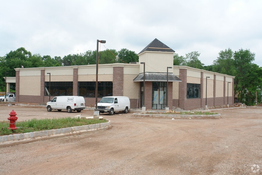 477 Union Ave, Bridgewater, NJ for lease - Building Photo - Image 2 of 4