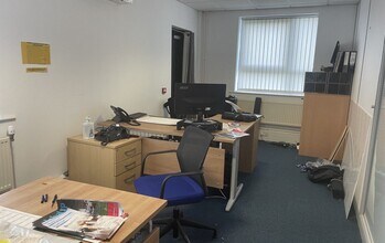 Hazell Dr, Newport for lease Interior Photo- Image 2 of 7