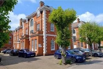3 Bluecoats Ave, Hertford for lease Building Photo- Image 1 of 2