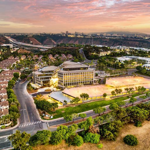 10221 Wateridge Cir, San Diego, CA à louer - Photo du bâtiment - Image 2 de 50