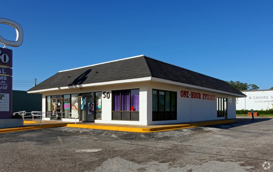 50 Eglin Pky, Fort Walton Beach, FL à vendre - Photo du bâtiment - Image 2 de 4