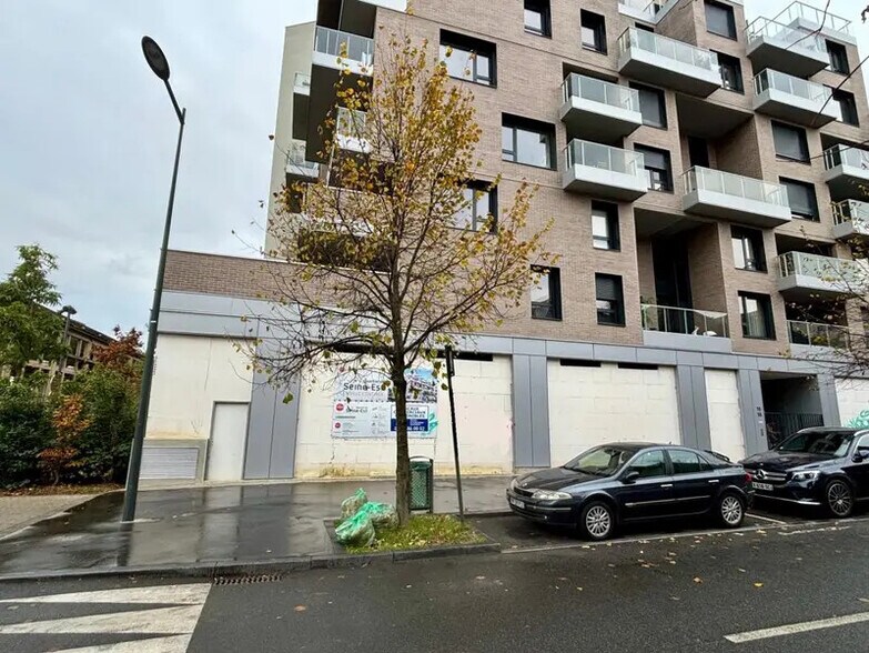 Commerce de détail dans Asnières-sur-Seine à louer - Photo du bâtiment - Image 3 de 5