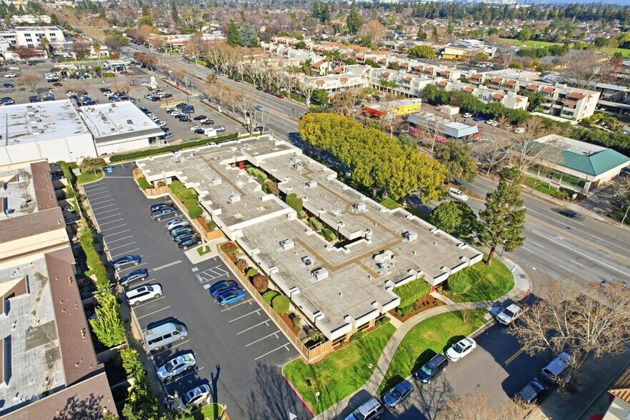 1361 S Winchester Blvd, San Jose, CA à vendre - Photo du bâtiment - Image 3 de 6