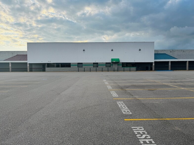 122 Hills Plz, Charleston, WV for lease - Building Photo - Image 1 of 13
