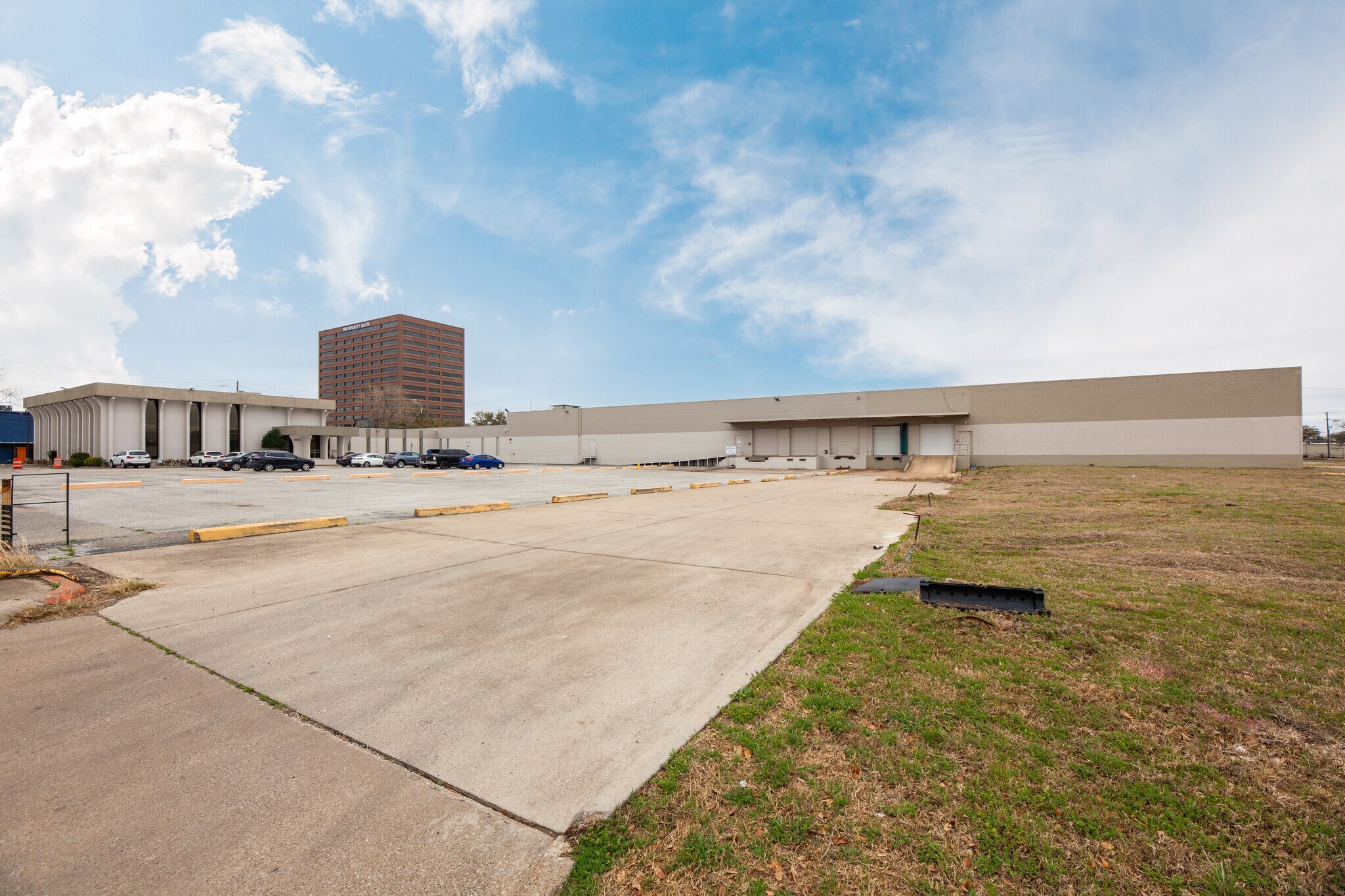 9244 Markville Dr, Dallas, TX for lease Primary Photo- Image 1 of 8