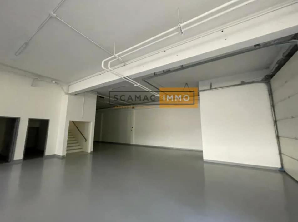 Flex in Nanterre for lease Interior Photo- Image 1 of 8