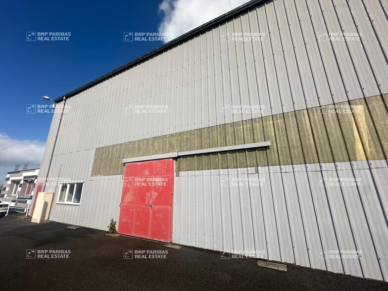 Office in Saint-Avertin for lease - Building Photo - Image 2 of 6