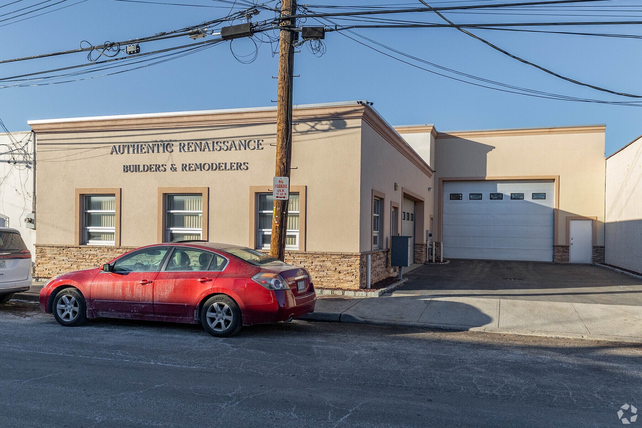114 Windsor Ave, Mineola, NY for lease Primary Photo- Image 1 of 9