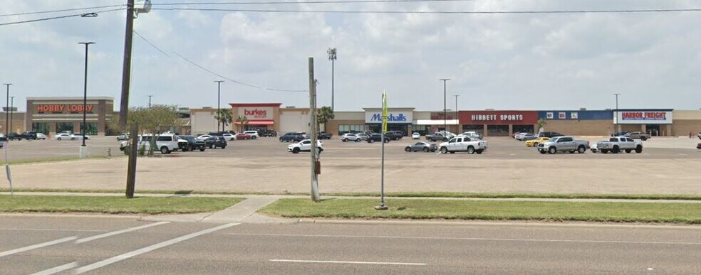 2451 S Brahma Blvd, Kingsville, TX à louer - Photo du bâtiment - Image 3 de 5