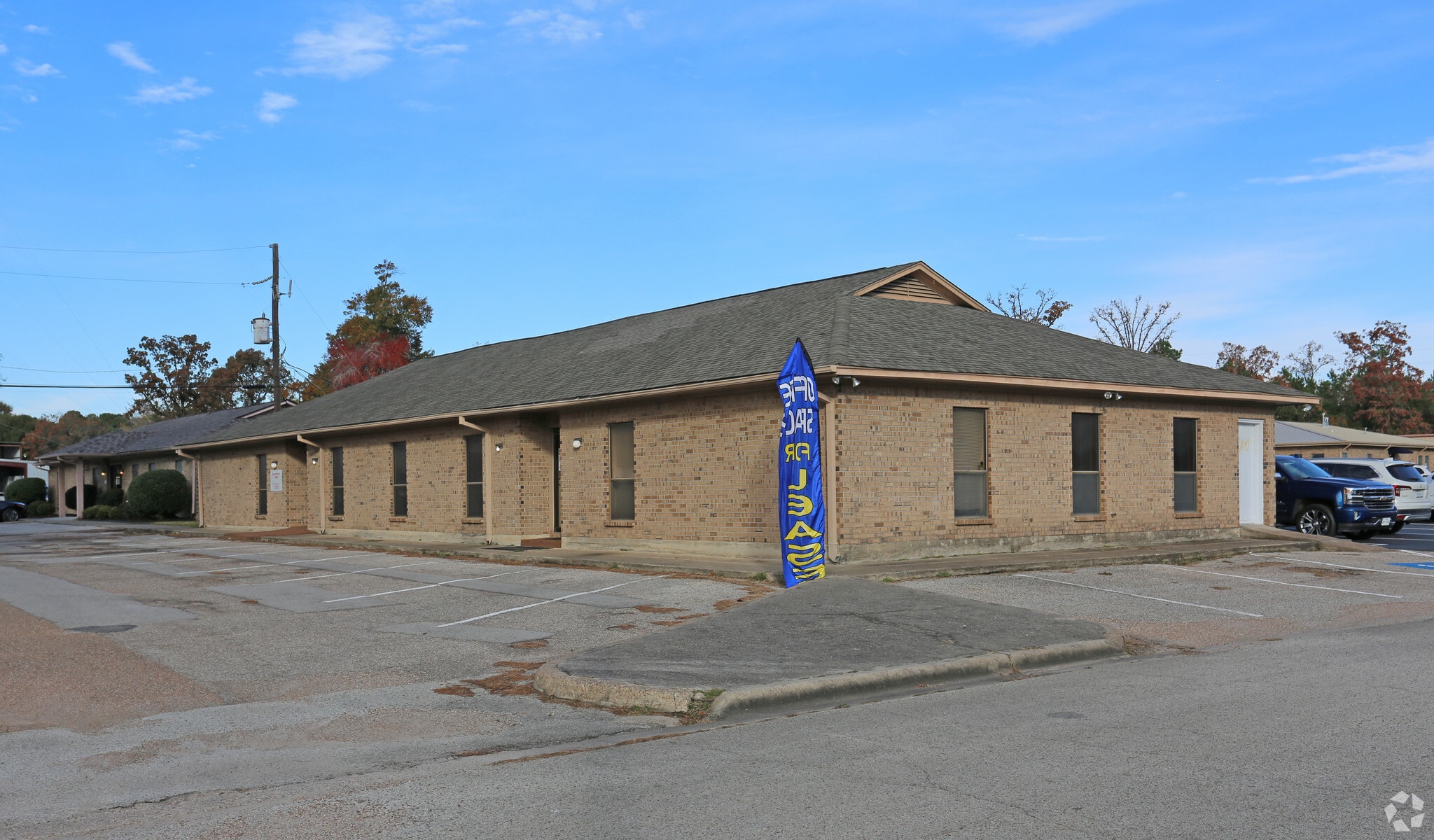 103 Commercial Cir, Conroe, TX for lease Primary Photo- Image 1 of 9