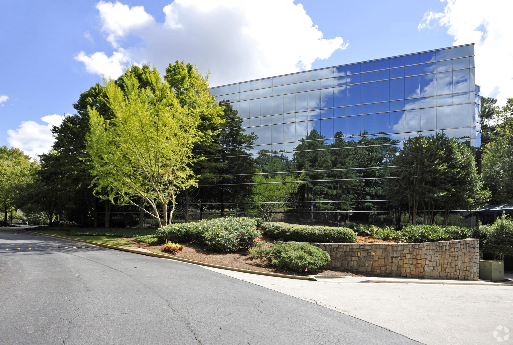 100 Ashford Ctr N, Atlanta, GA for lease Building Photo- Image 1 of 20