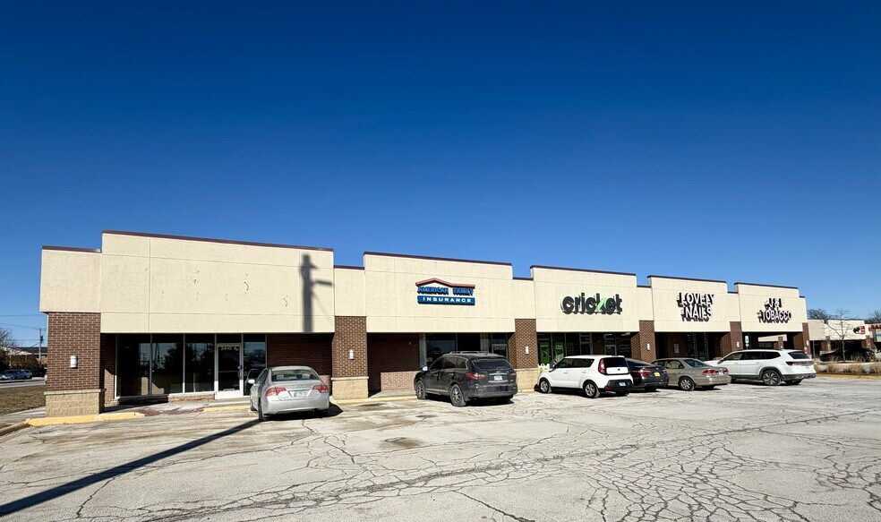 2500 S Alpine Rd, Rockford, IL à louer - Photo du bâtiment - Image 2 de 11