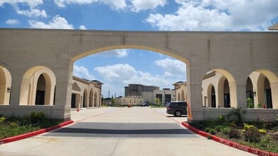5518 Queenston Blvd, Houston, TX for lease Interior Photo- Image 2 of 14