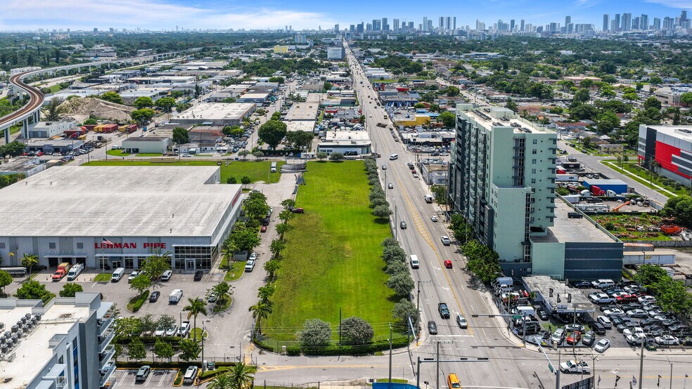 3565 NW 36th St, Miami, FL à vendre - Photo du bâtiment - Image 2 de 13
