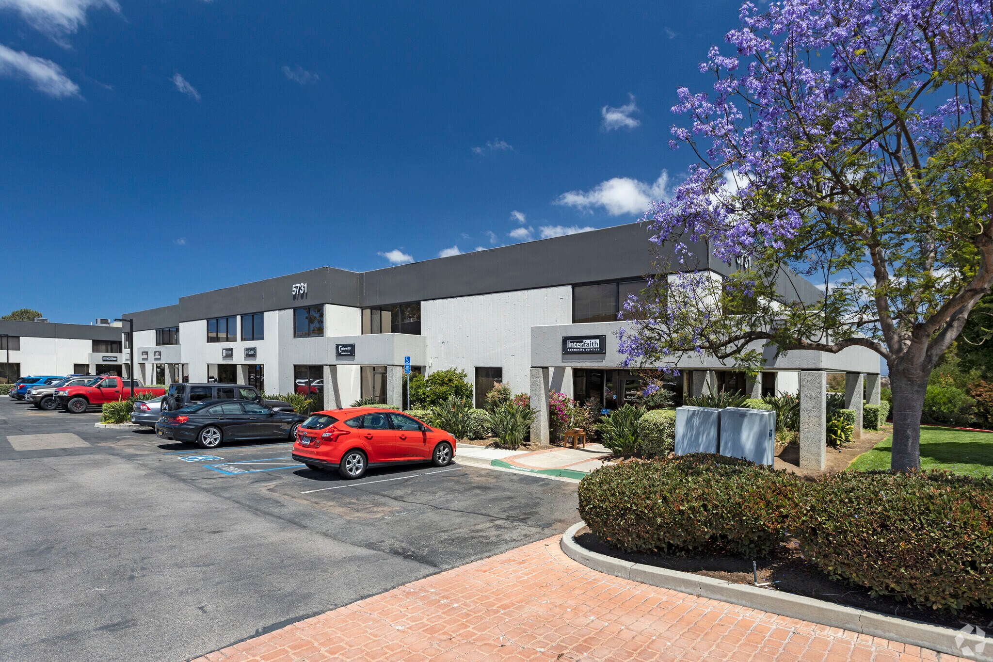 5731 Palmer Way, Carlsbad, CA à vendre Photo du bâtiment- Image 1 de 16
