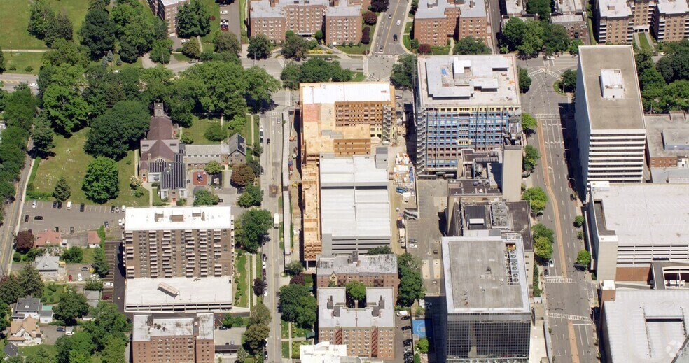 440 Hamilton Ave, White Plains, NY à louer - Aérien - Image 2 de 32