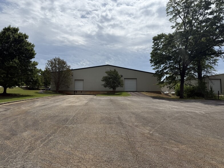 100 Hudson Industrial Dr, Griffin, GA for sale - Building Photo - Image 2 of 6