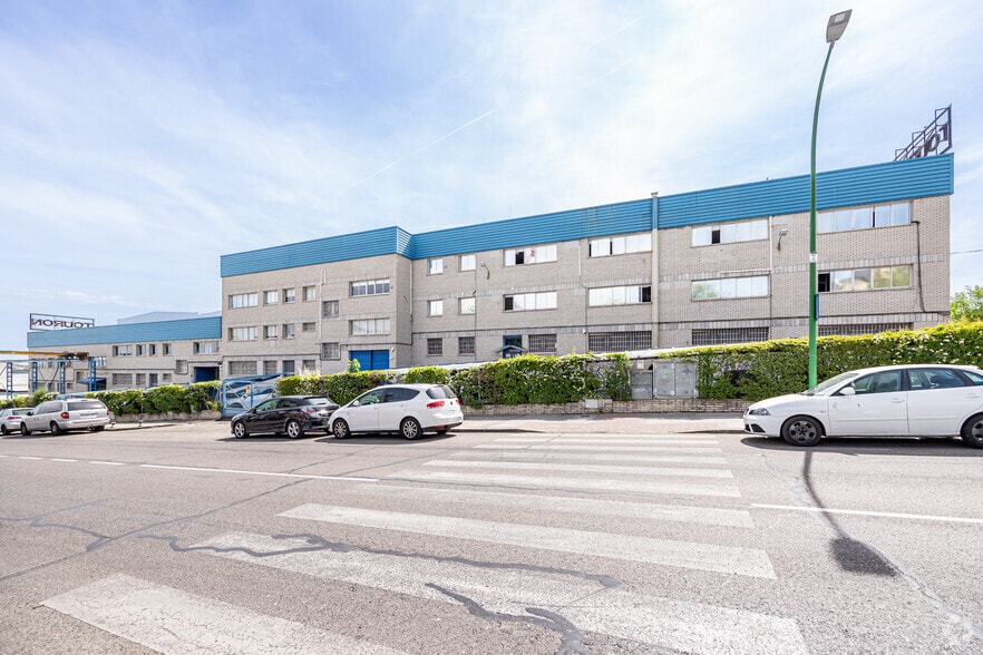 Industrial in Alcobendas, Madrid for lease - Primary Photo - Image 1 of 2