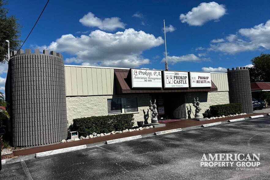 2011 Bispham Rd, Sarasota, FL à louer - Photo du bâtiment - Image 2 de 19